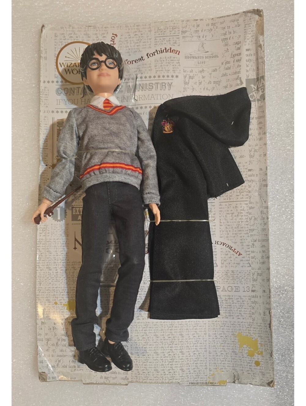2018 Mattel Wizarding World Harry Potter Doll w/Wand & Robe